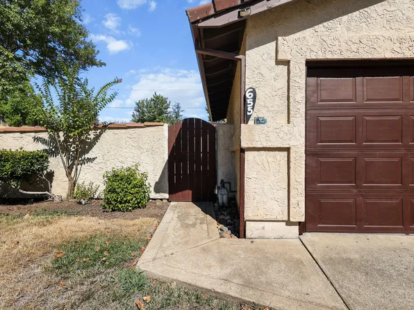 655 Cream Bush Way, Redding, CA 96003