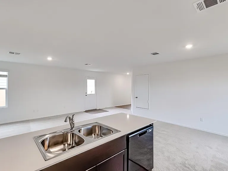 1105 Catfish Ln — Photo 9