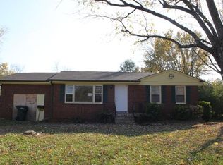 206 Pitt Ln, Cross Plains, TN 37172