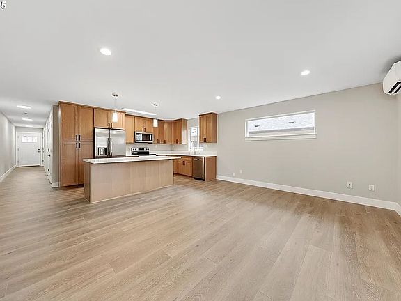 2nd image of 3325 Grand Blvd #3325 & 3327