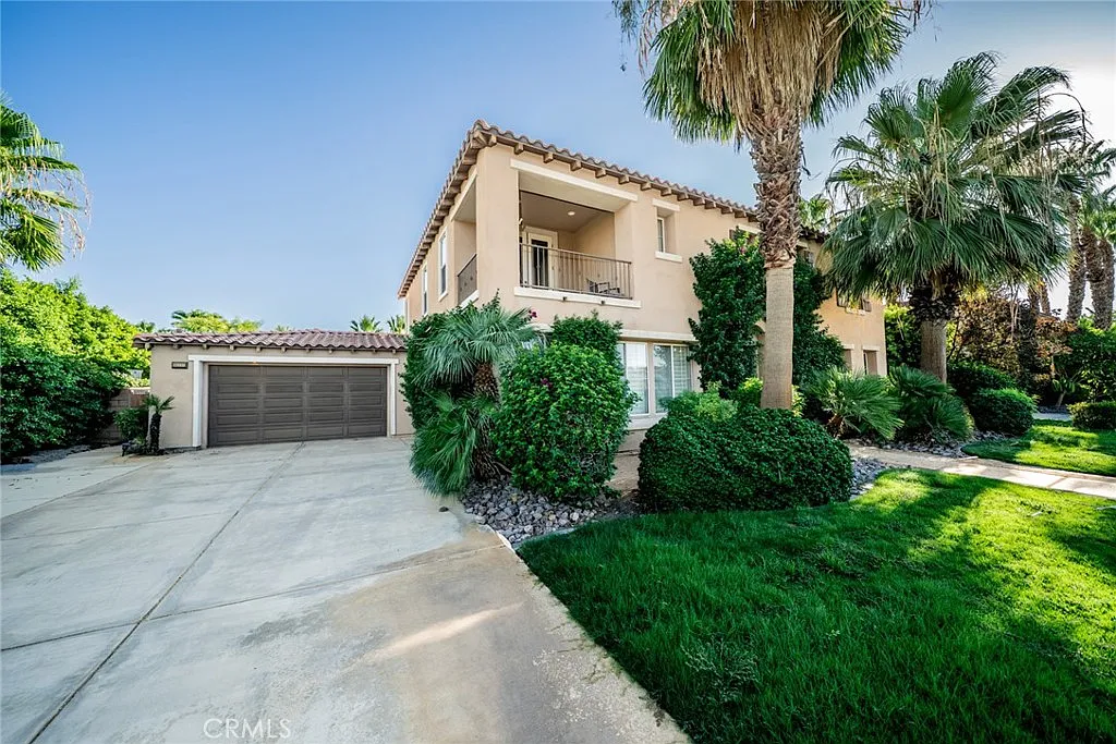 6 bed, 3456 sqft, $7,300 — Photo 2
