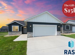 260 Lydia Ct, Harrisburg, SD 57032