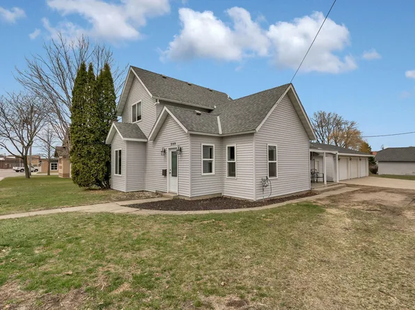 209 E James St, Paynesville, MN 56362