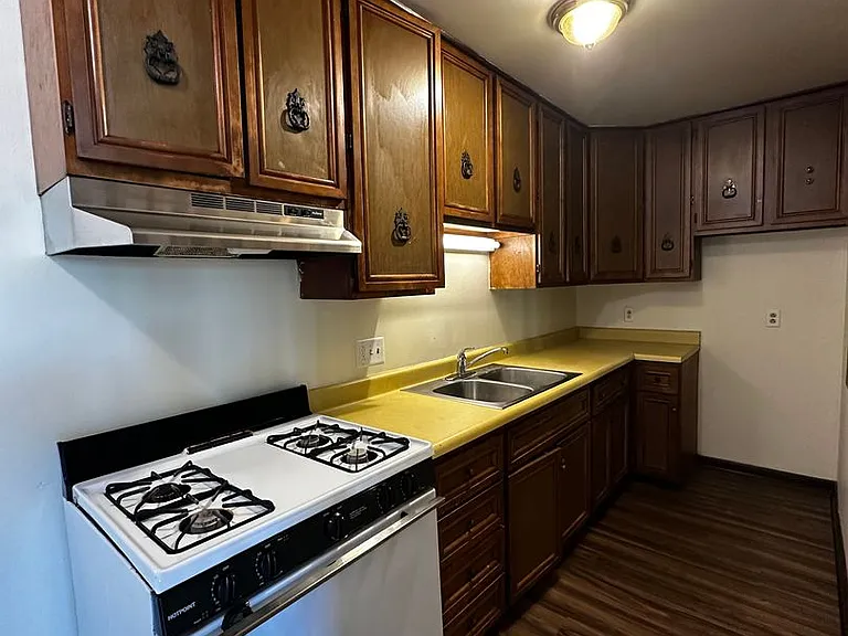 410 N Terrace St — Photo 4