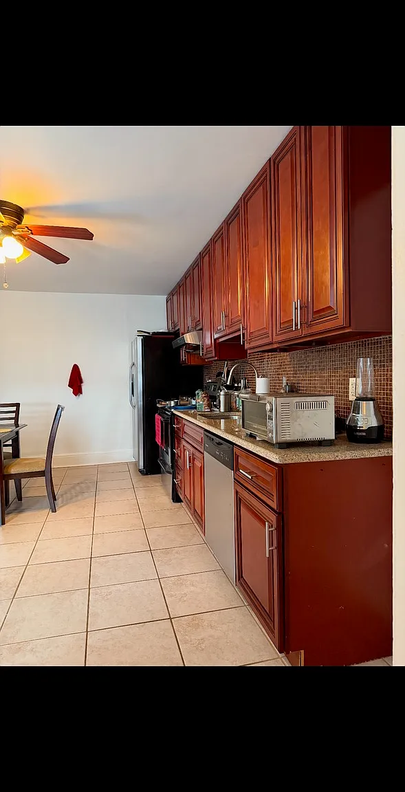 1 bed, 750 sqft, $1,500 — Photo 2