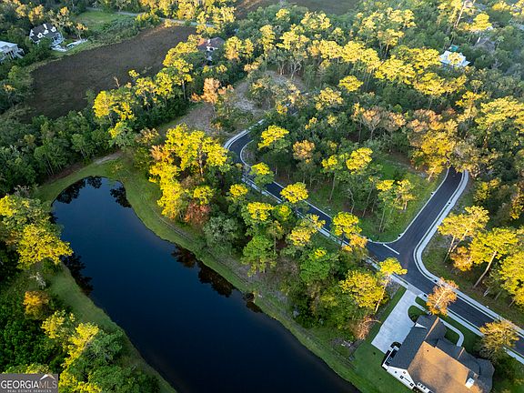 3rd image of 5 Francis Cir