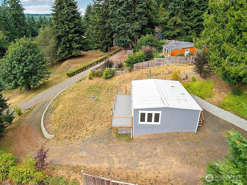 5th image of 141 Blueberry Hill Road