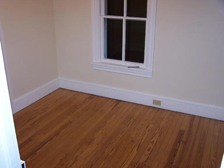160 E Penn St — Photo 16