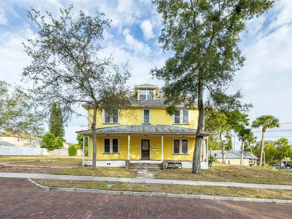 553 Division St, Tarpon Springs, FL 34689