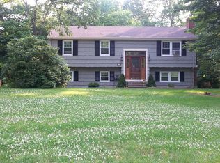 19 Stoneywood Dr, Niantic, CT 06357