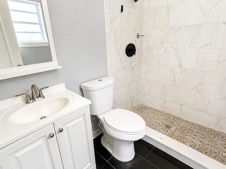 218 Old English Dr — Photo 5
