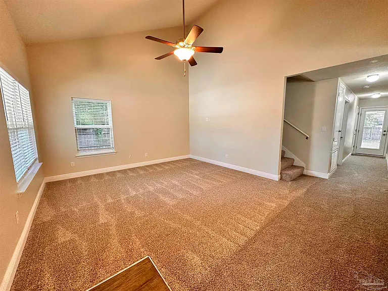 13 Elegans Ave — Photo 3
