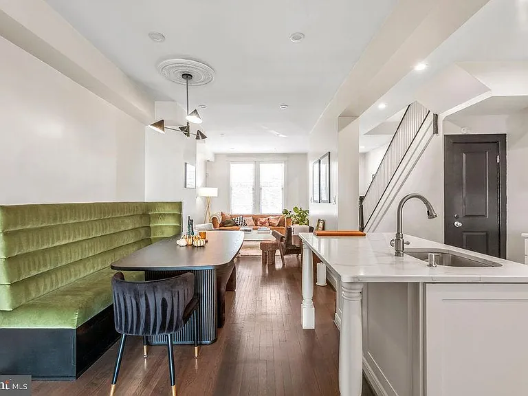318 Todd Pl NE — Photo 16