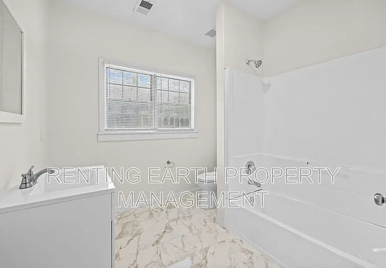 2608 Avenue G — Photo 16
