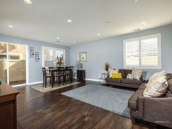 Family room 2