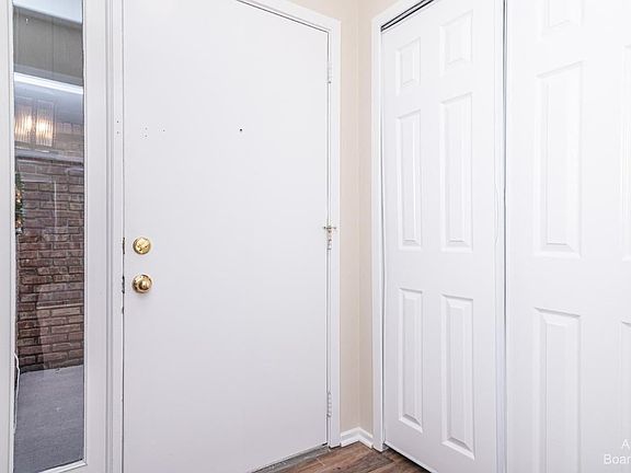 3rd image of 1032 Greenhills Dr