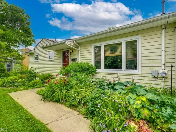 1568 Hagey Dr, Barberton, OH 44203