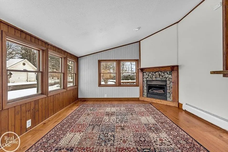 706 Townsend Dr, photo 8