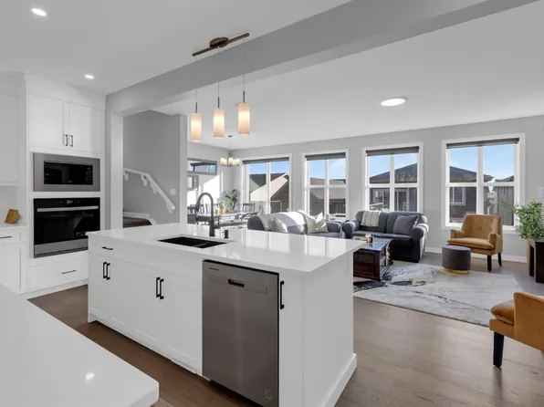 160 W Precedence Hl, Cochrane, AB T4C 2T6