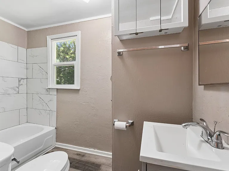 33225 W 83rd St — Photo 14