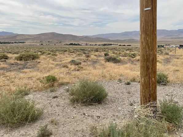 5090 Geraldine Ave, Silver Springs, NV 89429