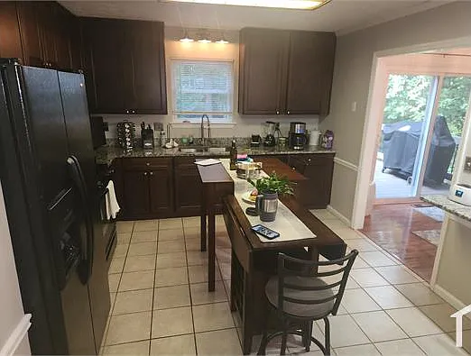 4 bed, $2,600 — Photo 3