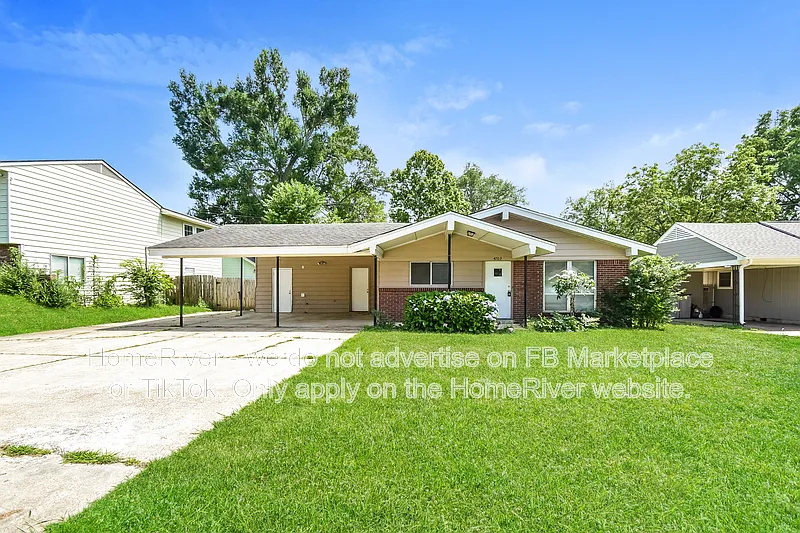 3 bed, 2.0 bath, 1637 sqft, $1,385 — Photo 2