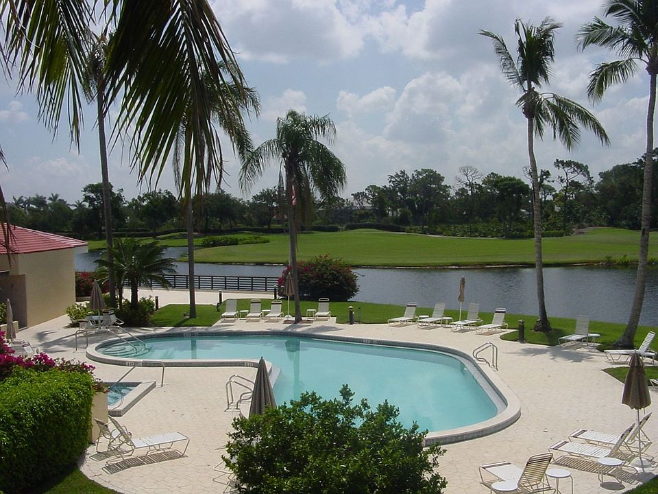 1st floor view-pool