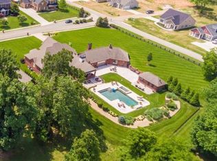 107 Charles Earl Ln, Maryville, TN 37803
