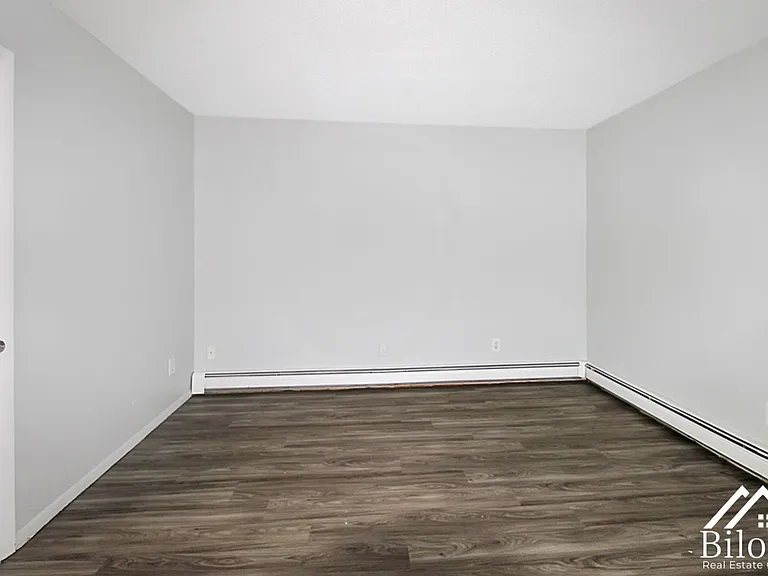 311 Jencks St — Photo 2