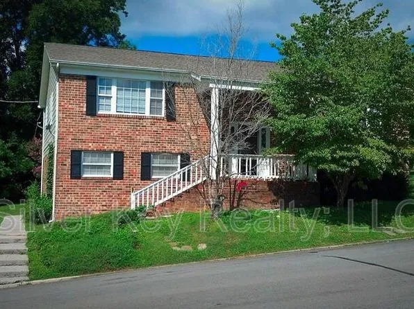 202 Hill St #C, Athens, TN 37303