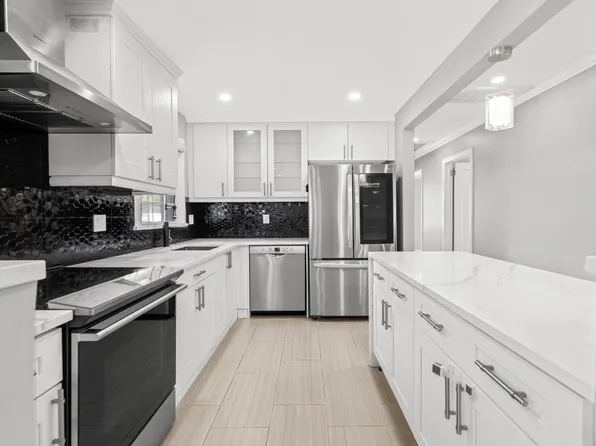 (undisclosed Address), East Meadow, NY 11554