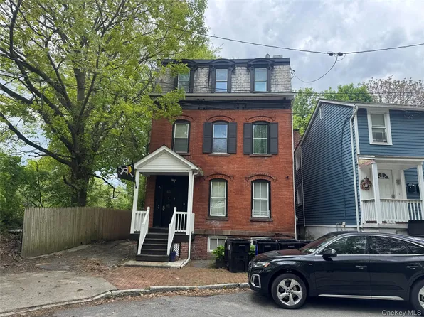 54 S Bridge St, Poughkeepsie, NY 12601