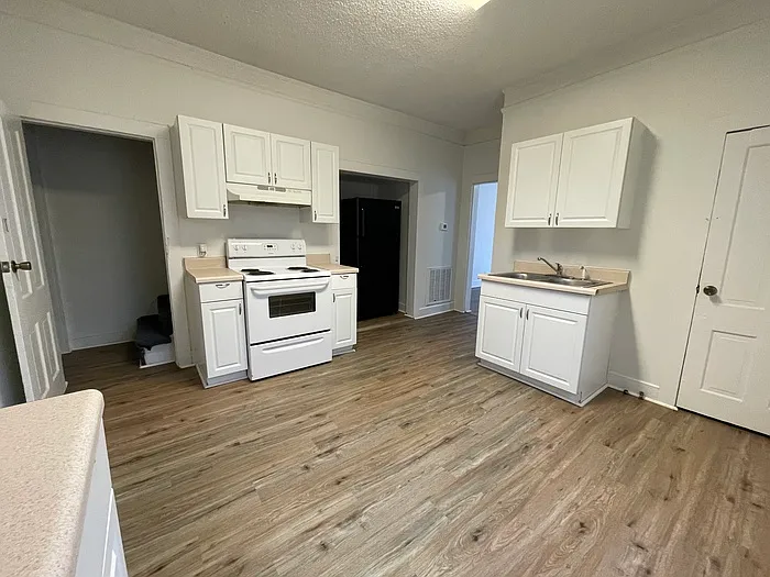 324 Hudson St #324 — Photo 7
