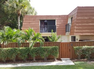 709 Buttonwood Ln, Boynton Beach, FL 33436