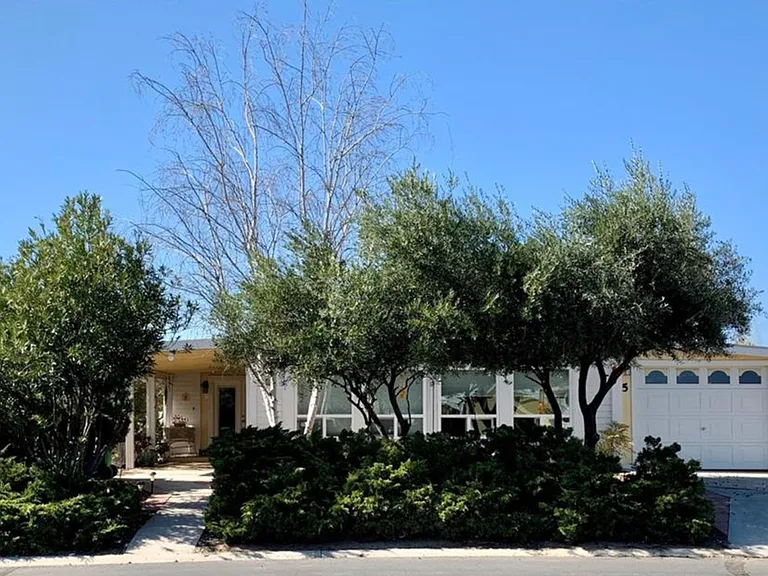 5 Hummingbird Ct — Photo 1