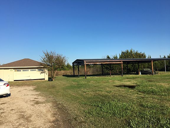 Detached Garage & Pole Barn