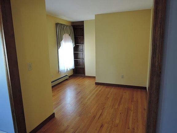 5th image of 7 Alma Cir