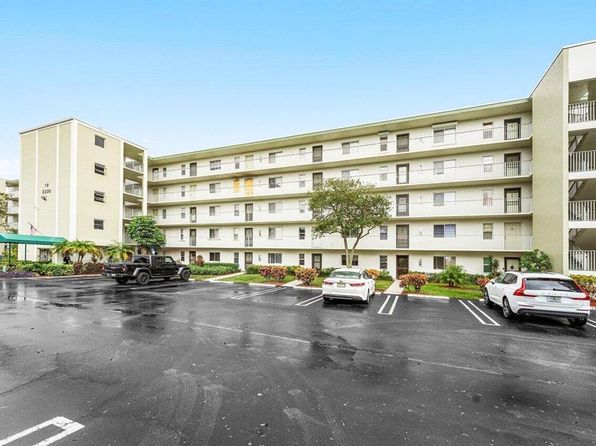 2230 N Cypress Bend Dr APT 209