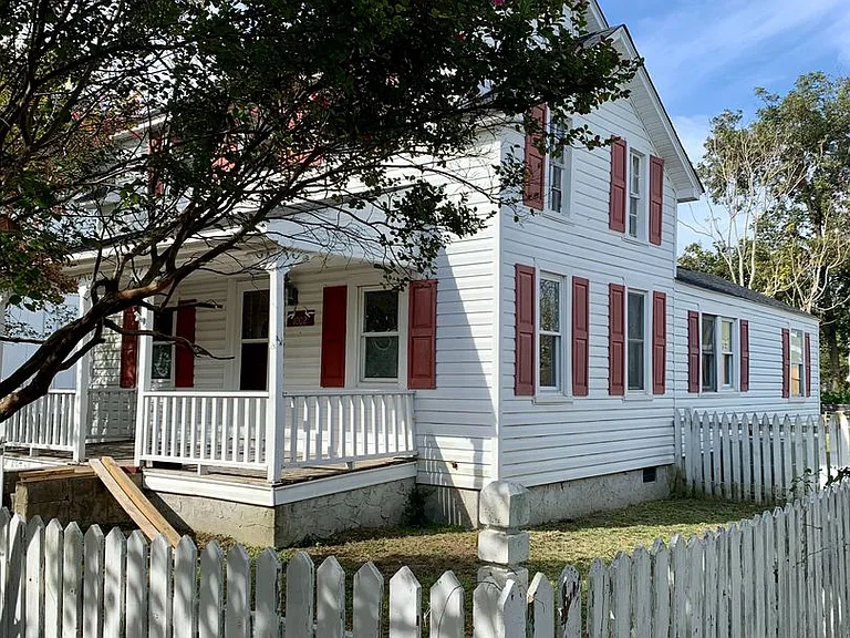1002 Fisher St — Photo 12