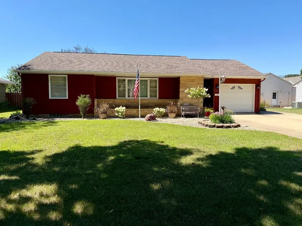 825 Frost Ave, Jackson, MN 56143