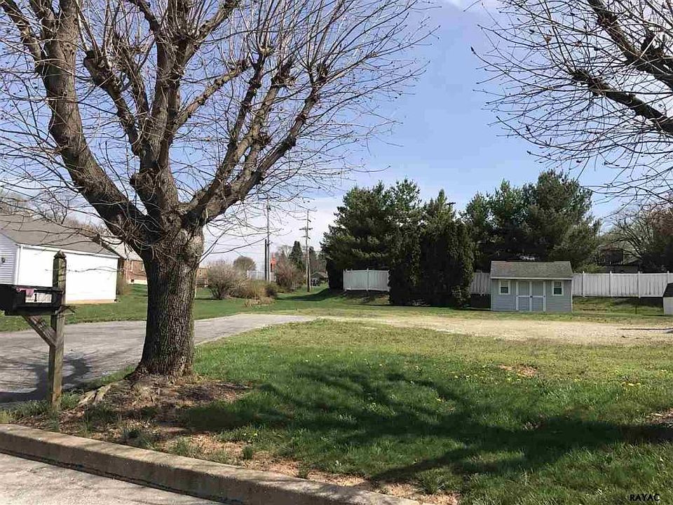 2nd image of 2120 Hess Rd
