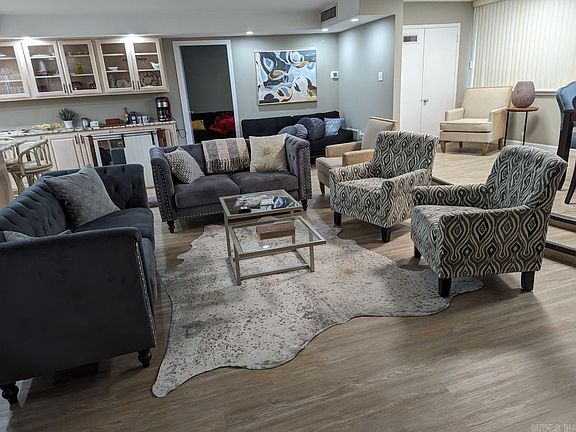 3rd image of 740 Weston Rd #607-609