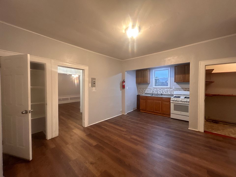 Huge kitchen with two pantries
