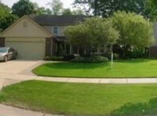 5394 Crowfoot Dr, Troy, MI 48085
