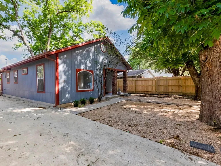 74 Julius St — Photo 3