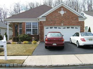 84 Prusakowski Blvd, Parlin, NJ 08859