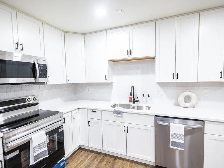 150 N Broad St #201 — Photo 4