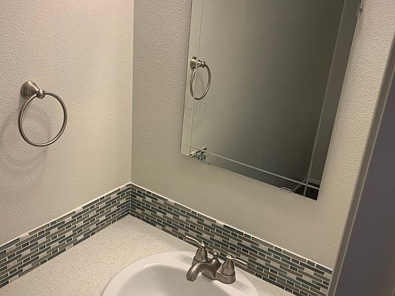1/2 bath