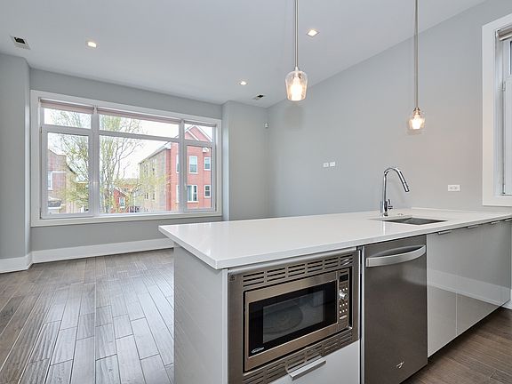2nd image of 1338 W Cullerton St #11383283